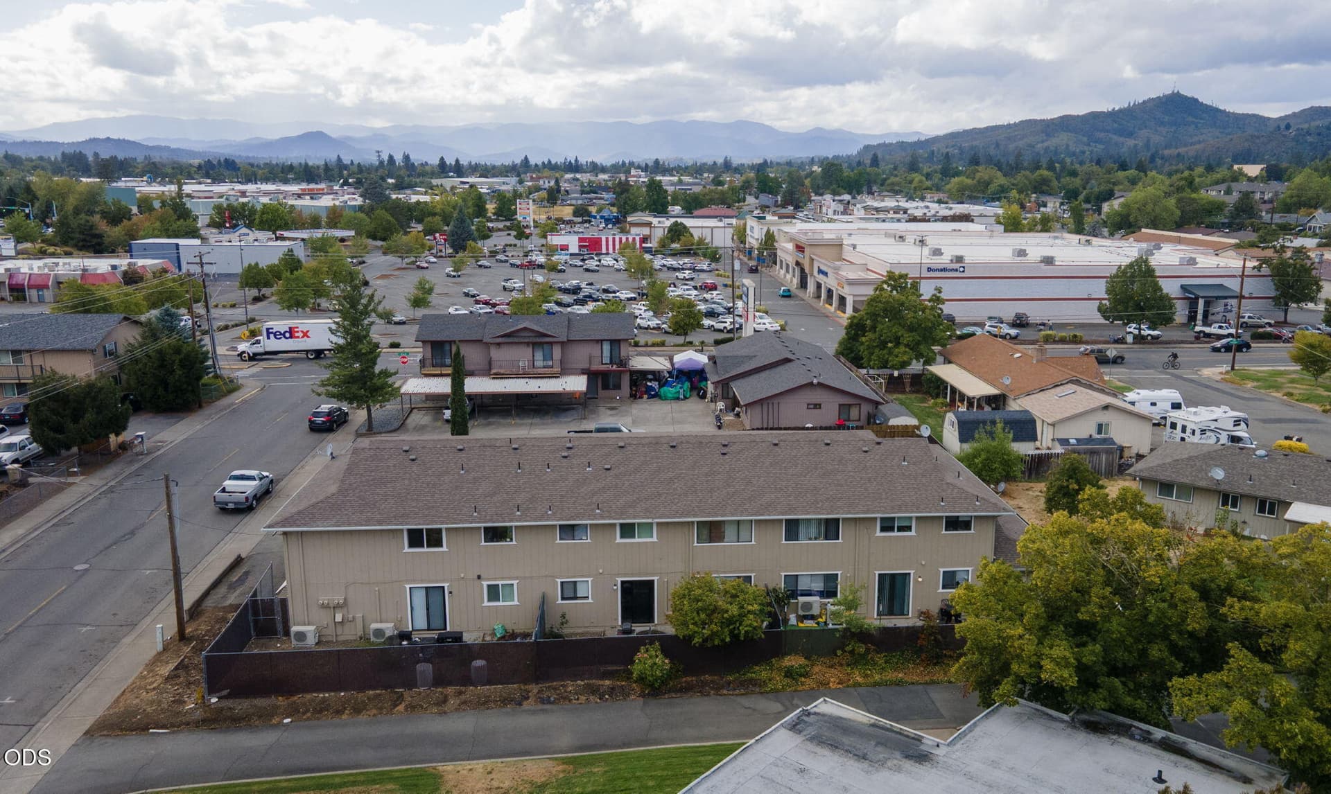27-web-or-mls-1704-ne-fairview-ave. Photo 4 of 27, 1704 NE Fairview Avenue, Grants Pass, OR 97526