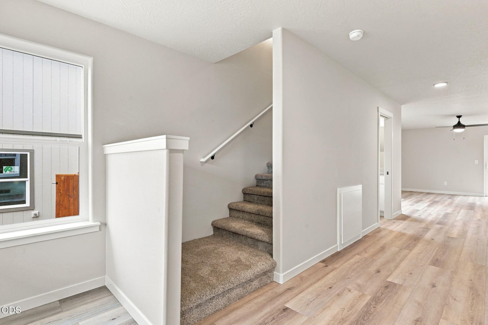 14-web-or-mls-151 Champagne016. Photo 2 of 45, 151 SE Champagne Court, Grants Pass, OR 97527