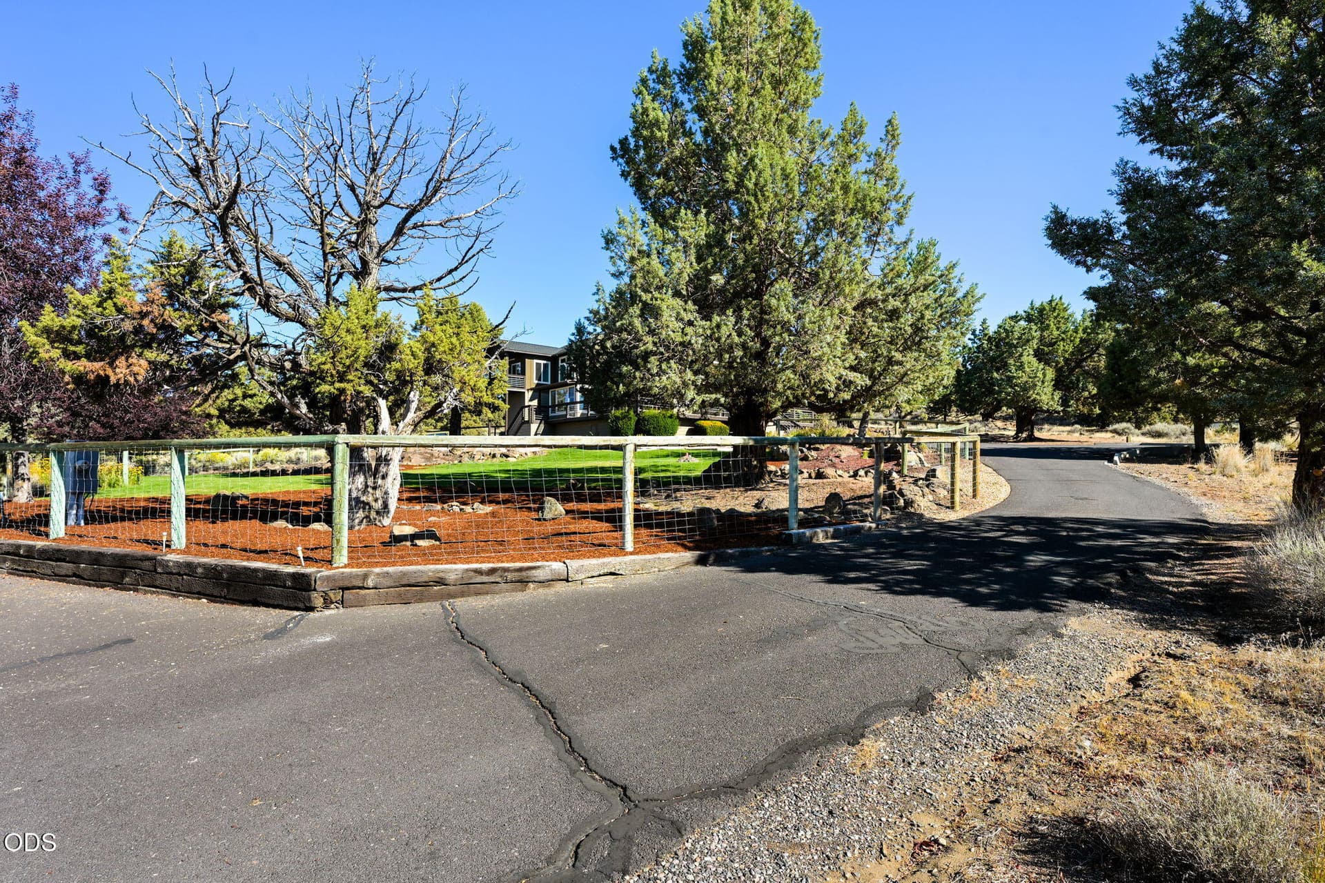 21042-Robin-Ave-Bend-OR-97703-166. Photo 3 of 51, 21042 Robin Avenue, Bend, OR 97703