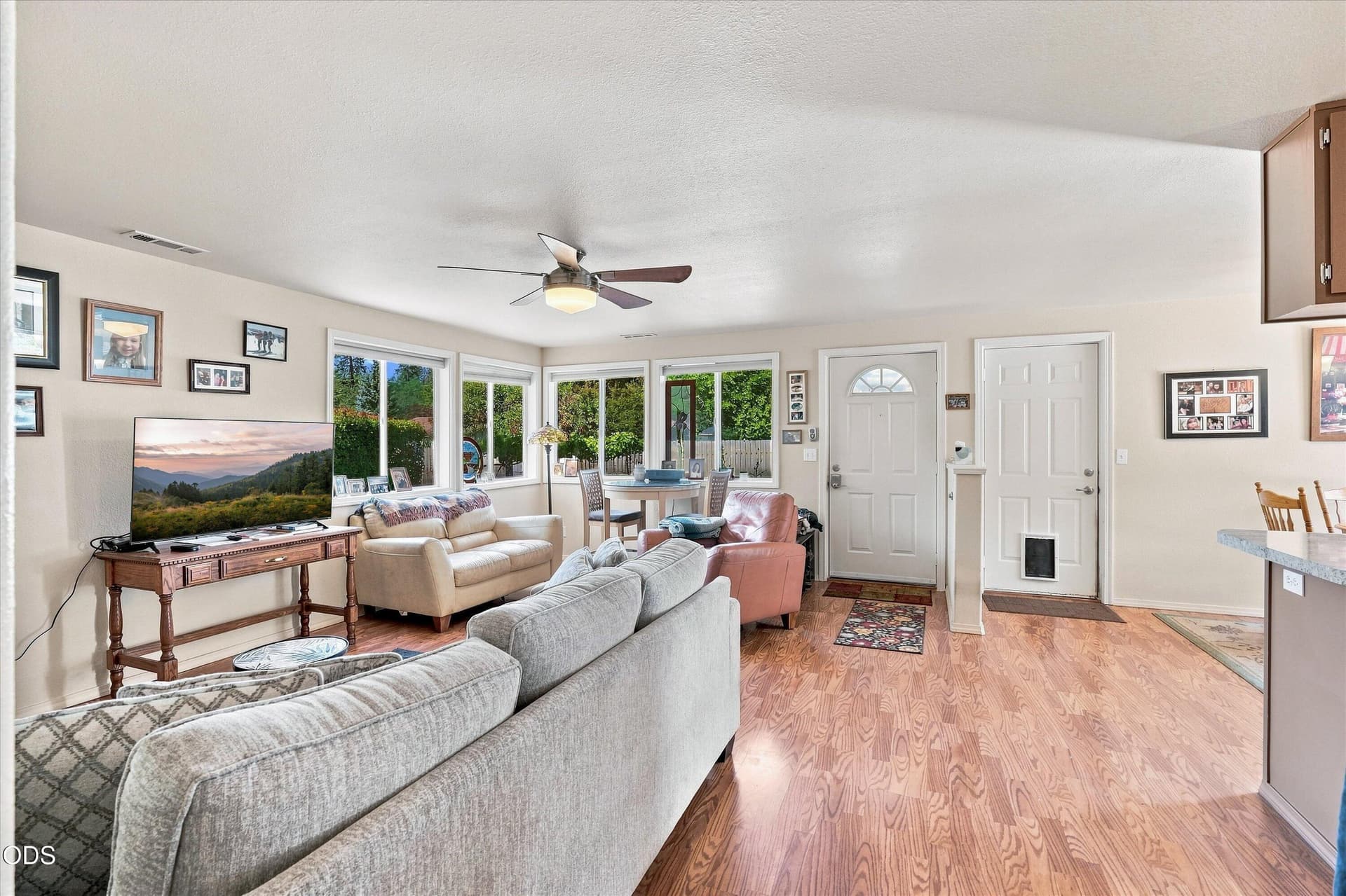 Living Room. Photo 3 of 34, 125 Penny Lane, Shady Cove, OR 97539