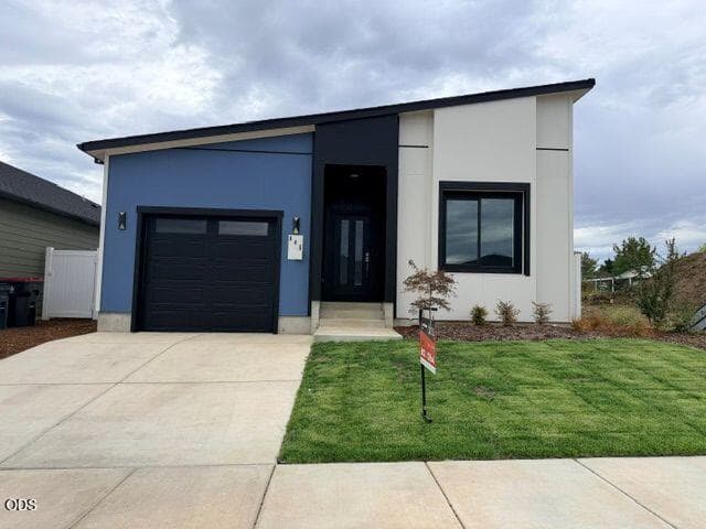 646 FRONT. Photo 1 of 11, 646 Terrazzo Way, Medford, OR 97501