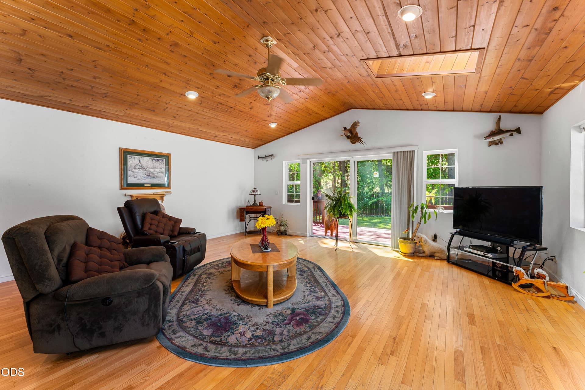 36-INT (12 of 22). Photo 5 of 47, 370 Horseshoe Drive, Grants Pass, OR 97526