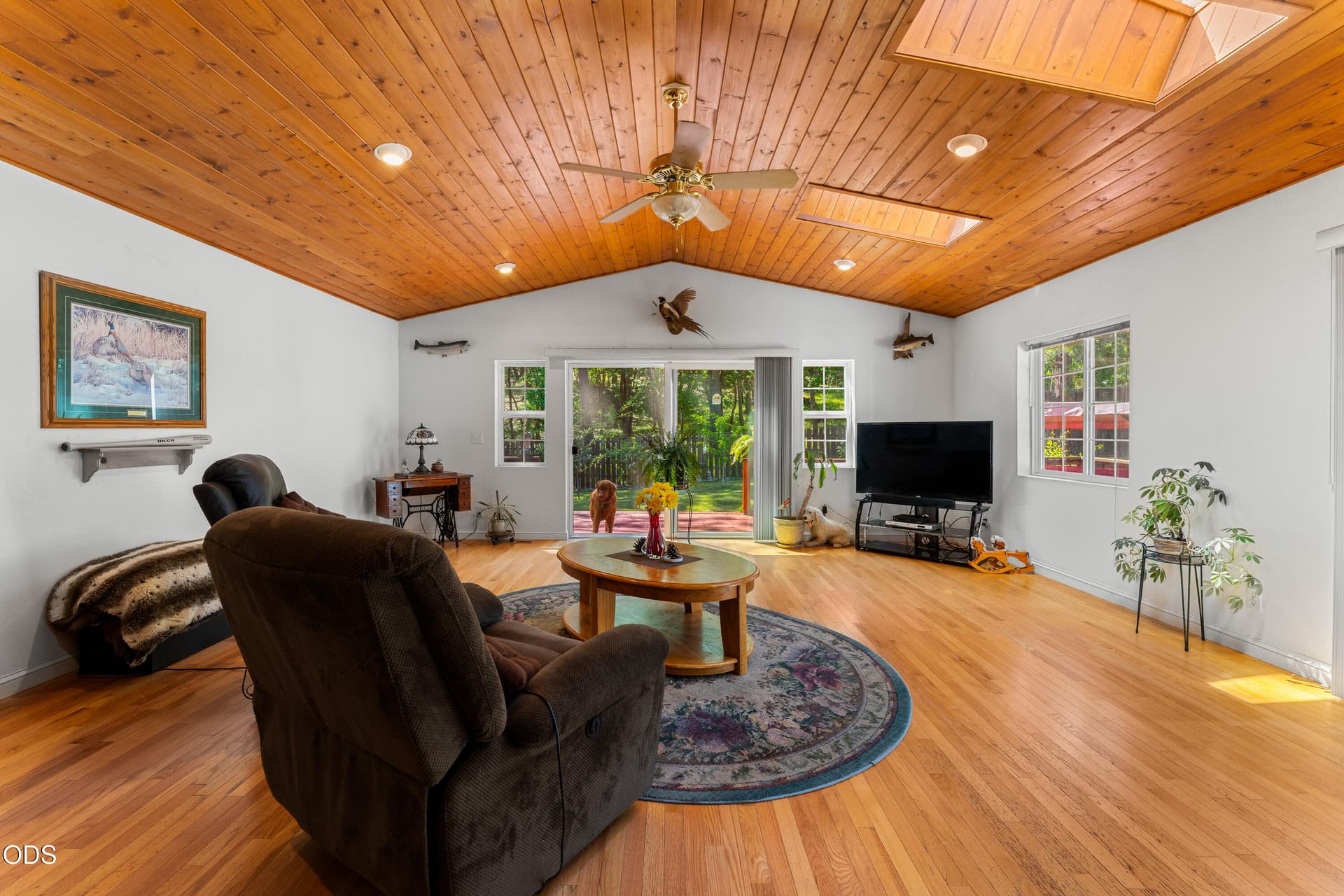 38-INT (14 of 22). Photo 3 of 47, 370 Horseshoe Drive, Grants Pass, OR 97526