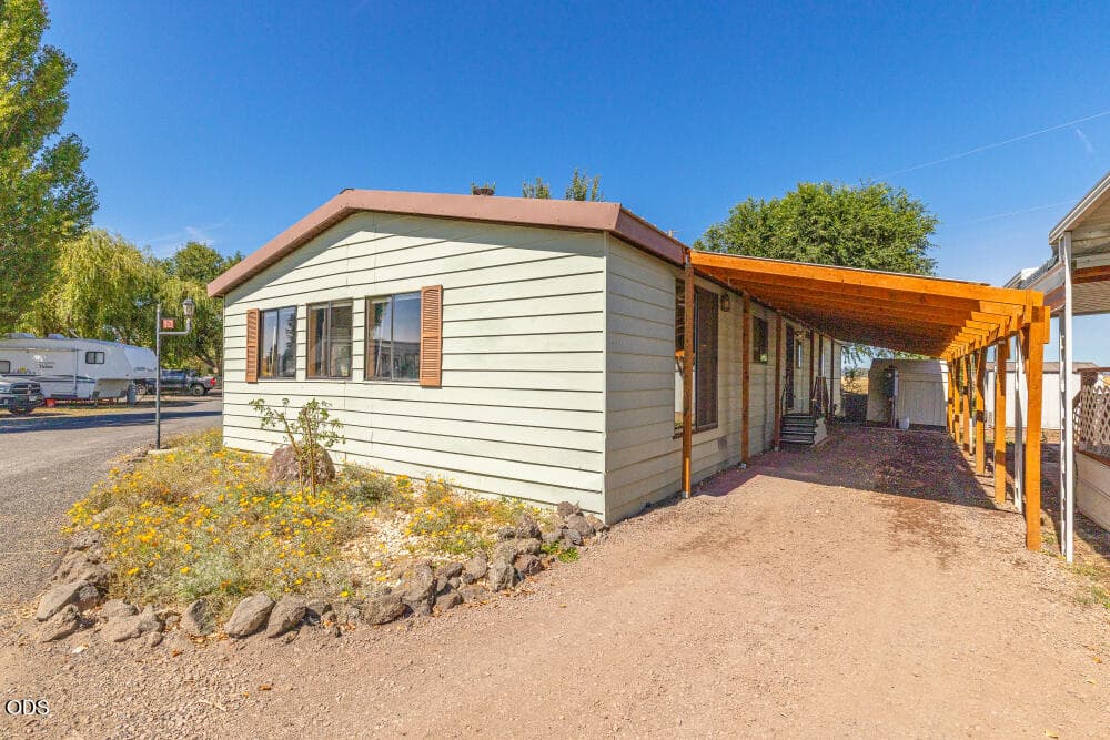 11800TingleyLn10-41. Photo 4 of 46, 11800 Tingley Lane Unit UNIT 10, Klamath Falls, OR 97603