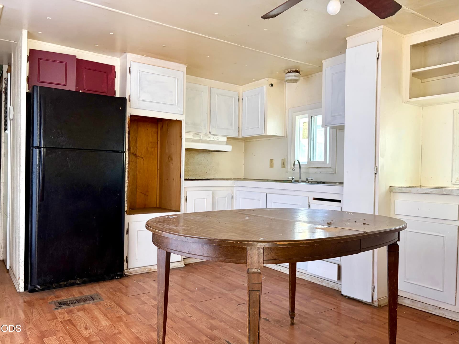 Kitchen. Photo 3 of 5, 3611 N Highway 97 Unit SPC 32, Klamath Falls, OR 97601