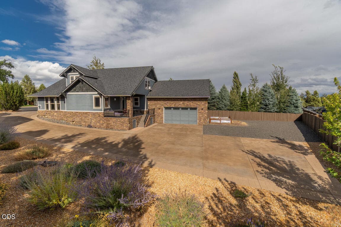 003. Photo 3 of 25, 63109 Turret Court, Bend, OR 97701