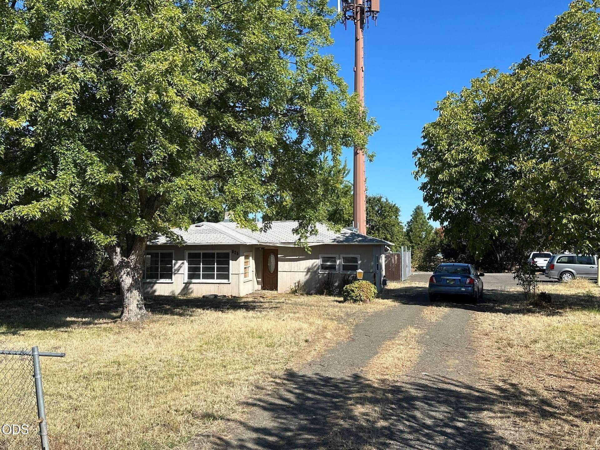 4 front exterior w drive. Photo 1 of 4, 925 Gilman Road, Medford, OR 97504
