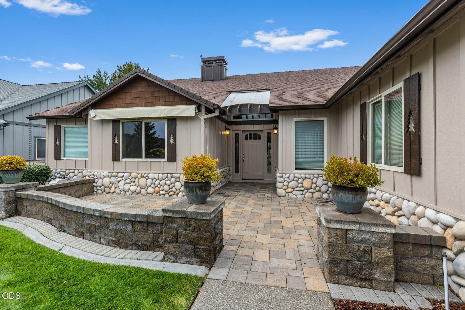 2026_09_03_2633_nw_canyon_dr_rdm-6. Photo 2 of 37, 2635 NW Canyon Drive, Redmond, OR 97756