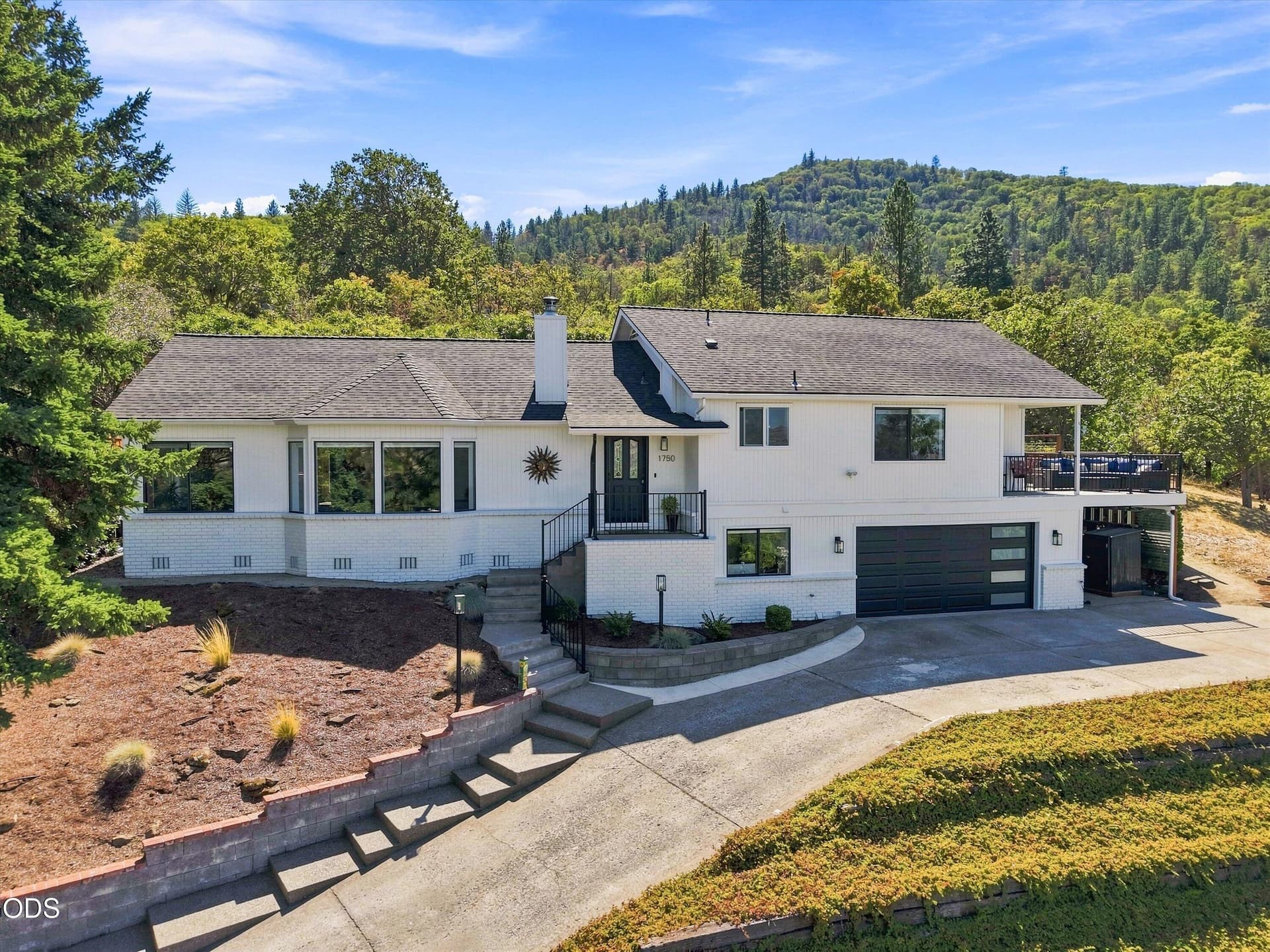 04-1750 Crestview Dr-3. Photo 2 of 41, 1750 Crestview Drive, Ashland, OR 97520
