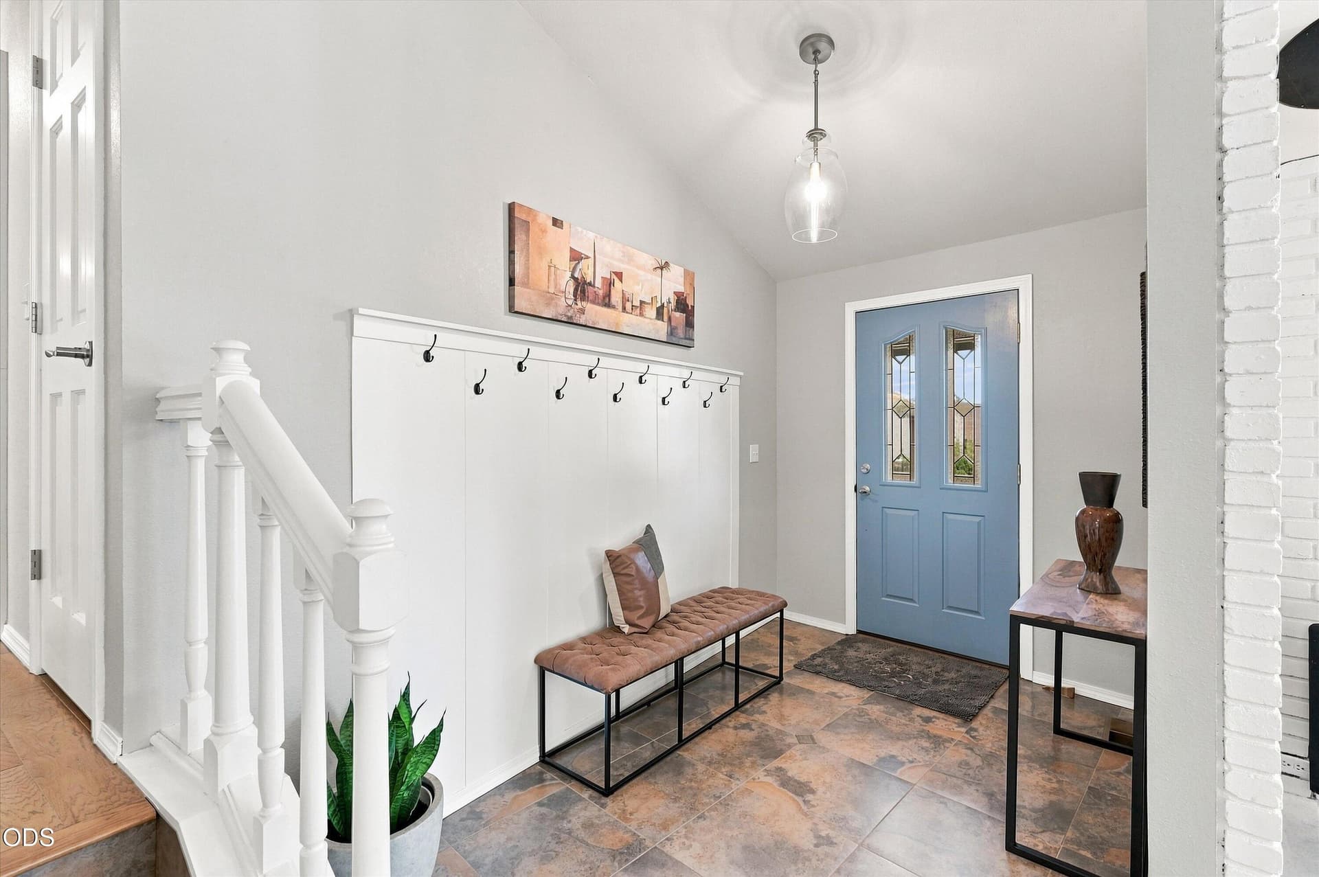 Entry. Photo 4 of 41, 1750 Crestview Drive, Ashland, OR 97520
