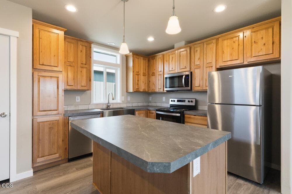 03 5636+5620EdithWy-58. Photo 4 of 23, 5636 Edith Way, Klamath Falls, OR 97603