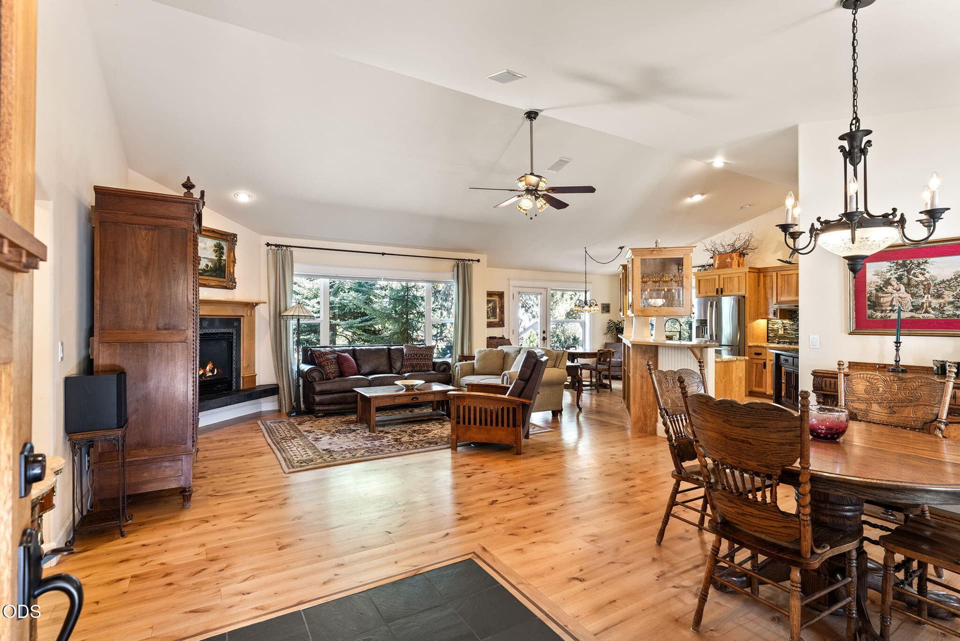 2-web-or-mls-DSC03679. Photo 4 of 38, 2964 NW Fairway Heights Drive, Bend, OR 97703