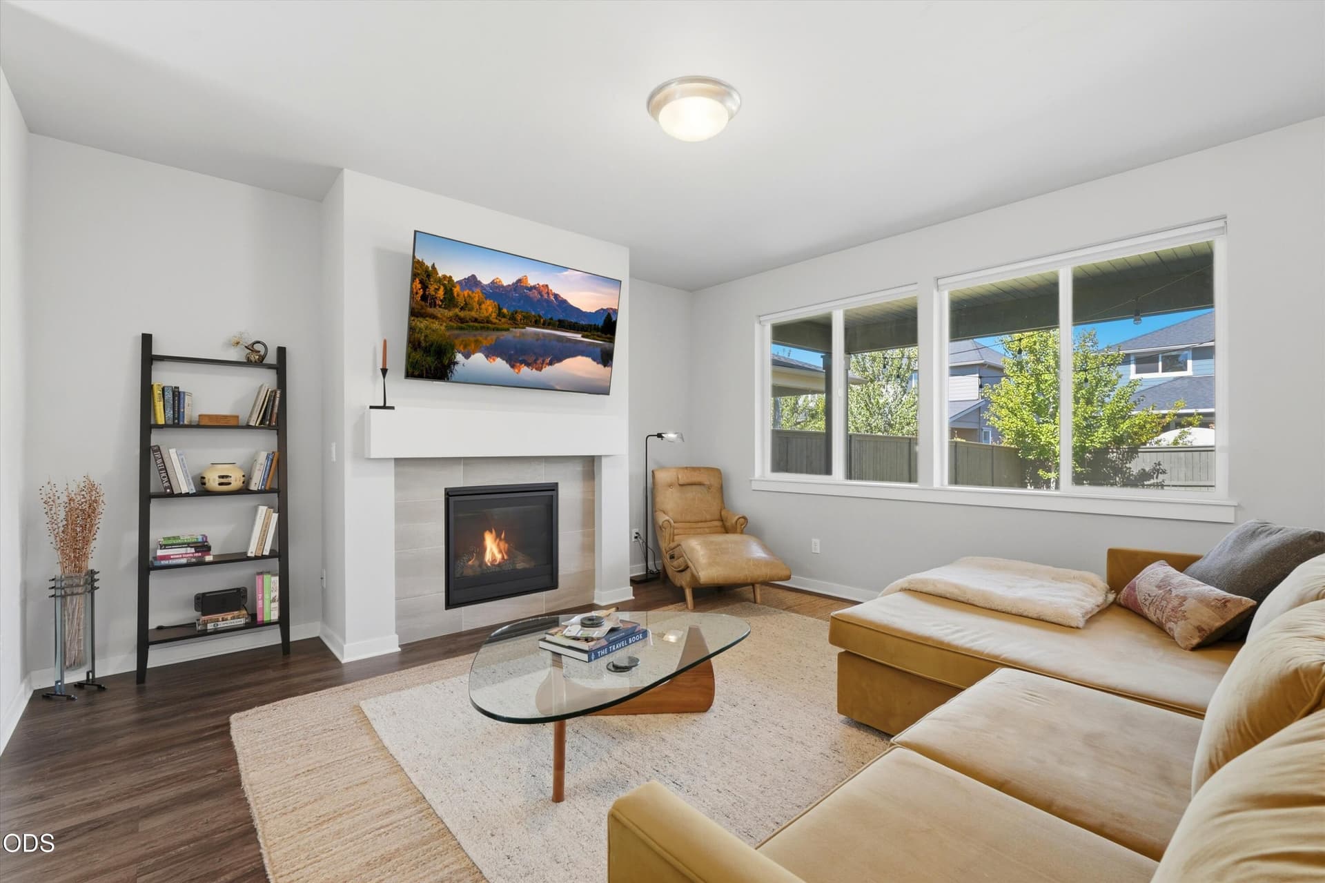 Living Room. Photo 4 of 34, 20732 SE Iron Horse Lane, Bend, OR 97702