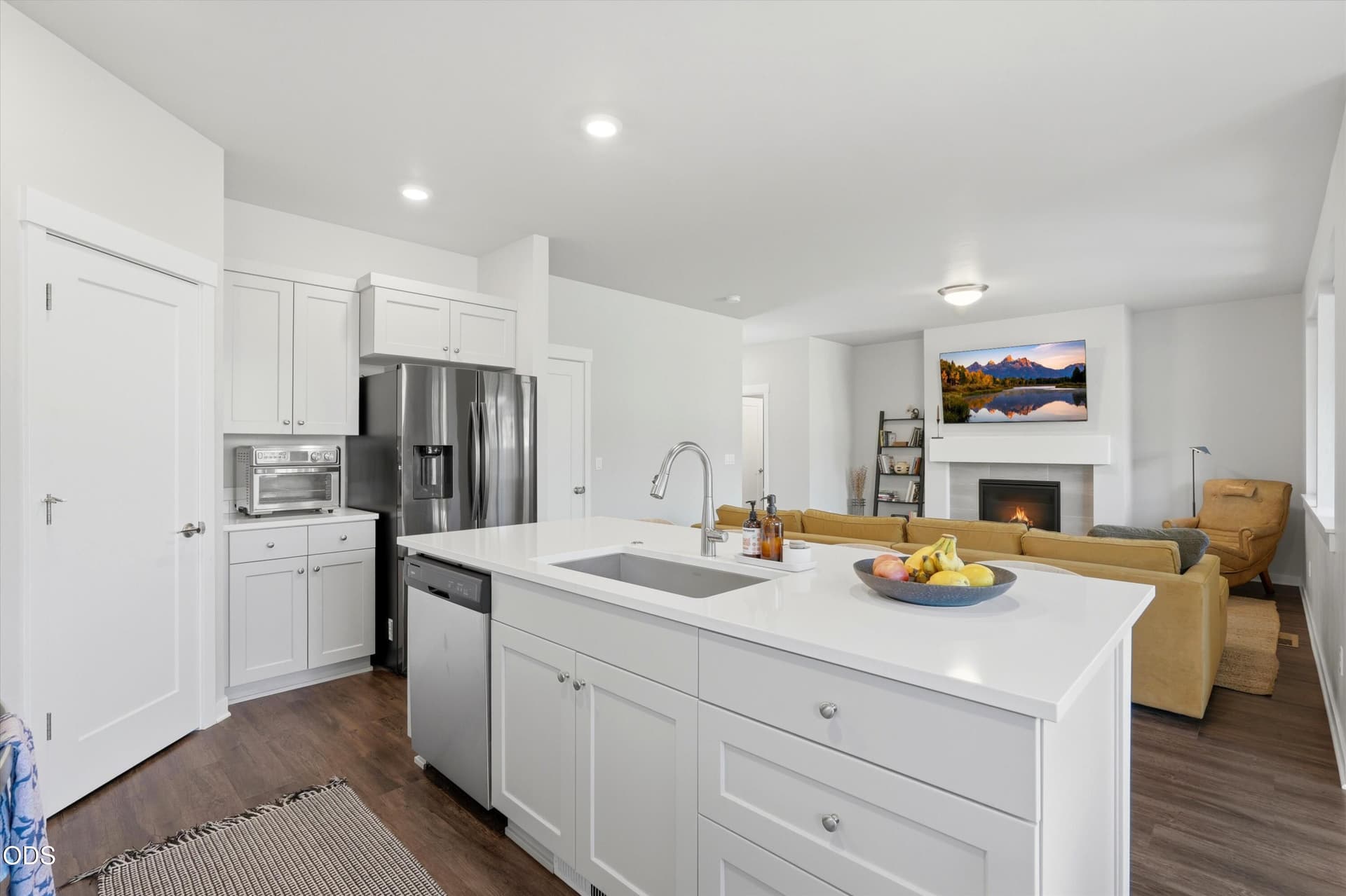 Kitchen Looking Into Living Room. Photo 2 of 34, 20732 SE Iron Horse Lane, Bend, OR 97702
