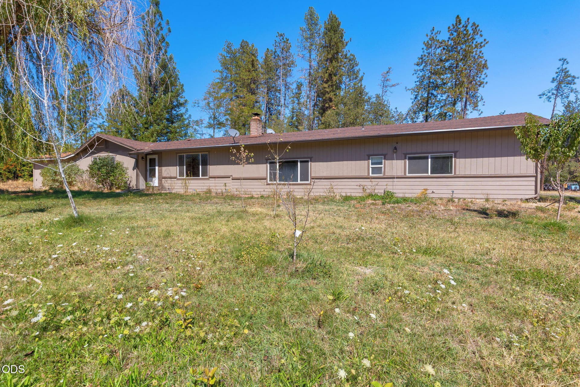Front View. Photo 2 of 47, 6141 New Hope Road, Grants Pass, OR 97527