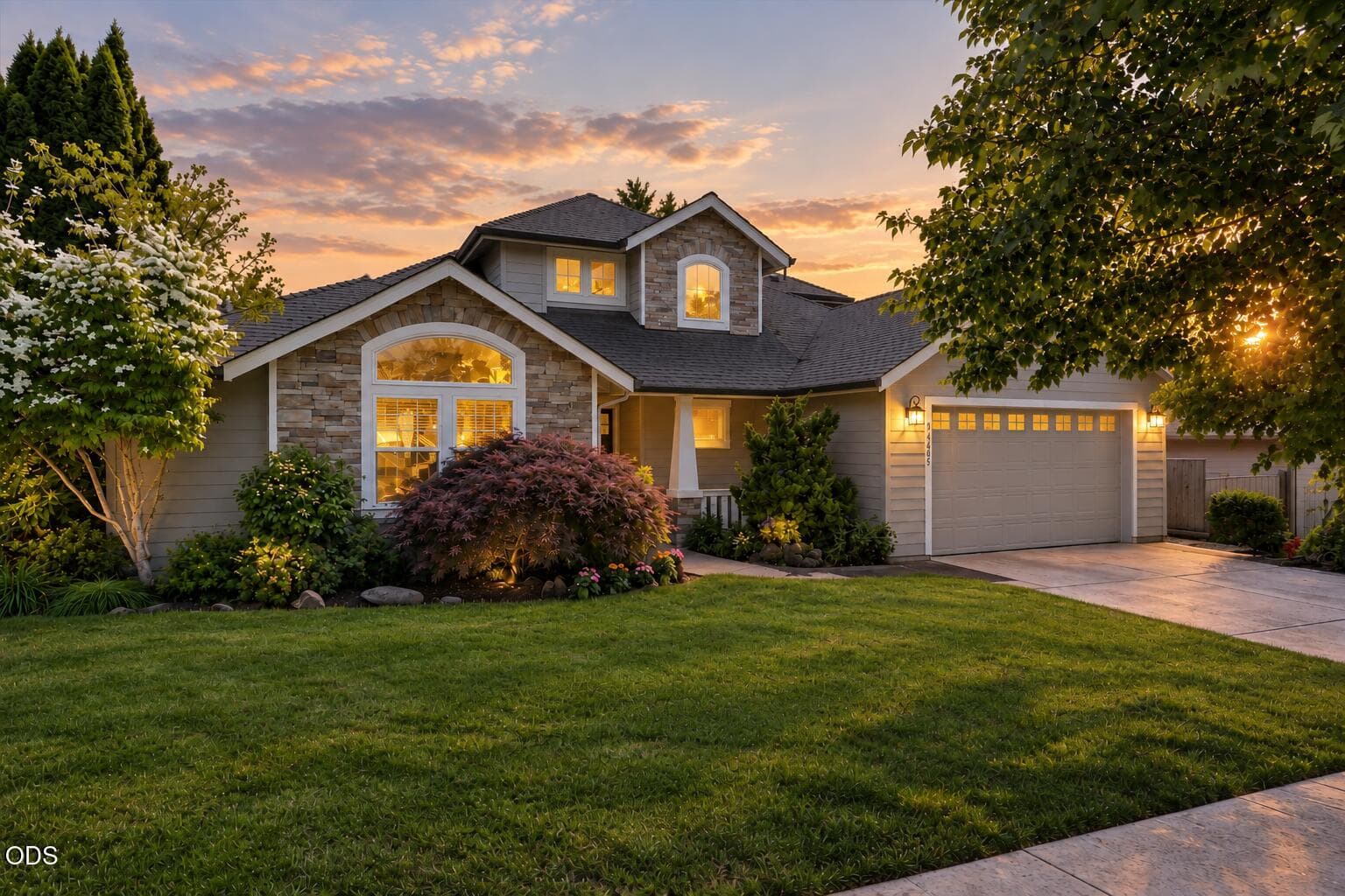 Sunset. Photo 1 of 35, 3880 Crystal Springs Drive, Medford, OR 97504
