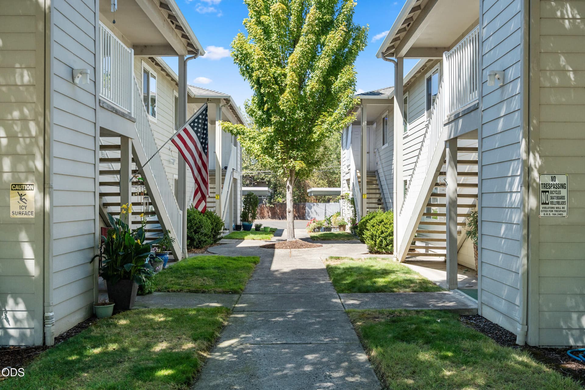 01. Photo 1 of 54, 123 Maple Street, Central Point, OR 97502