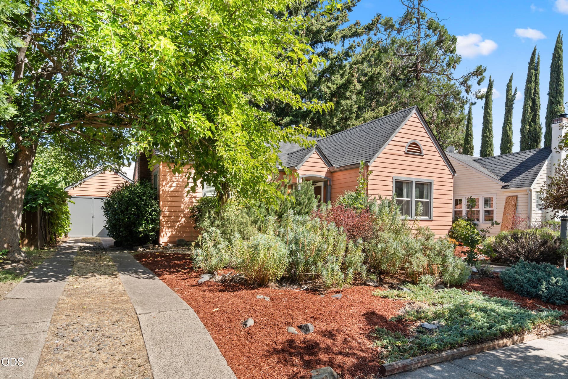 625 s holly st-02. Photo 4 of 25, 625 S Holly Street, Medford, OR 97501