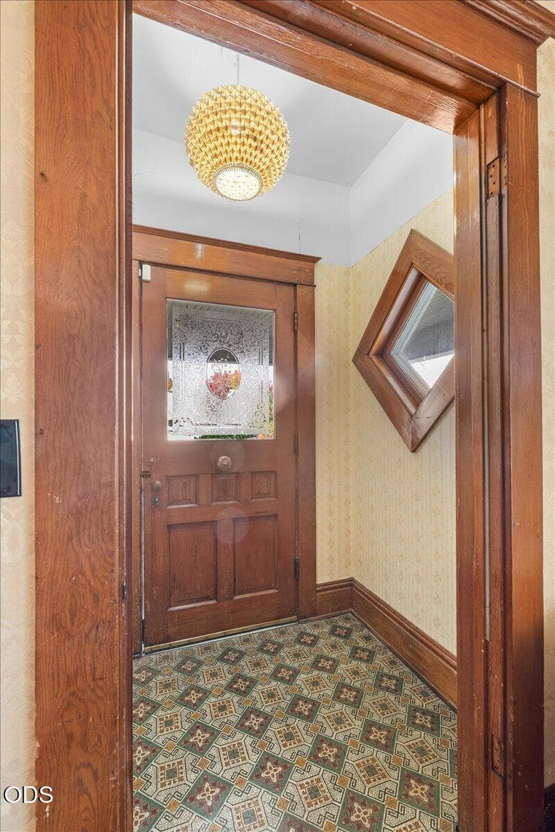 08. Photo 4 of 49, 139 SW I Street, Grants Pass, OR 97526