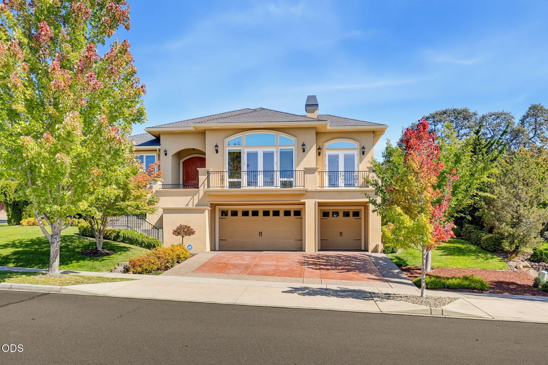 1. Photo 1 of 68, 401 Stanford Avenue, Medford, OR 97504