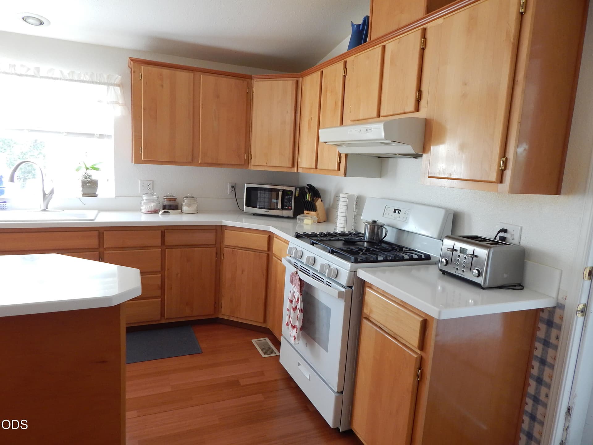DSCN6274. Photo 4 of 27, 130 Riverview Circle, Shady Cove, OR 97539