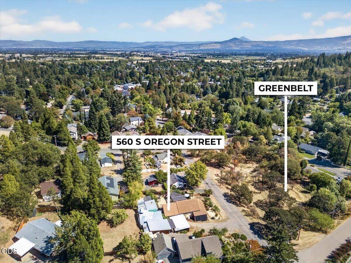 2-69. Photo 4 of 52, 560 S Oregon Street, Jacksonville, OR 97530