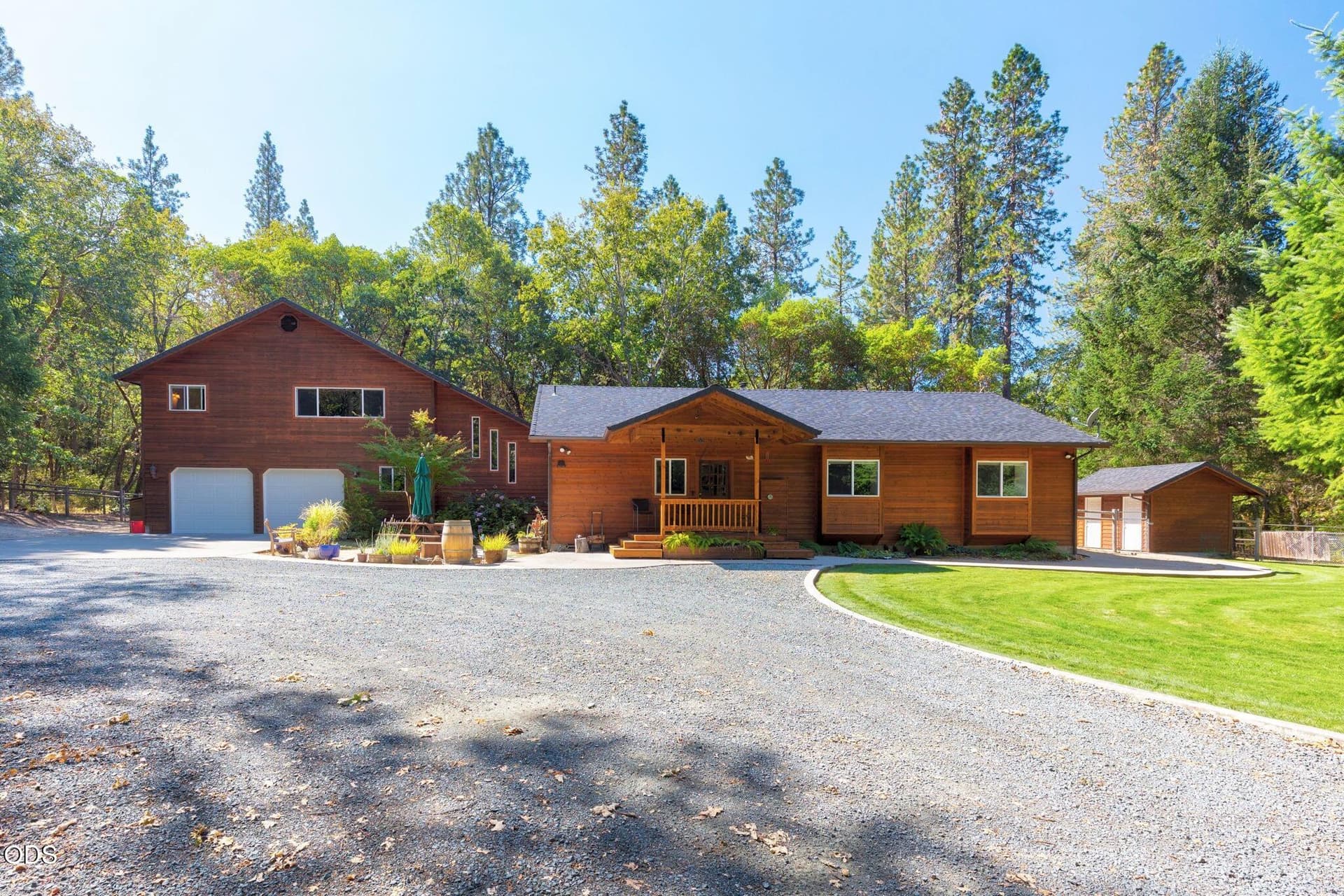 7-web-or-mls-737-pinecrest-dr. Photo 1 of 67, 737 Pinecrest Drive, Grants Pass, OR 97526