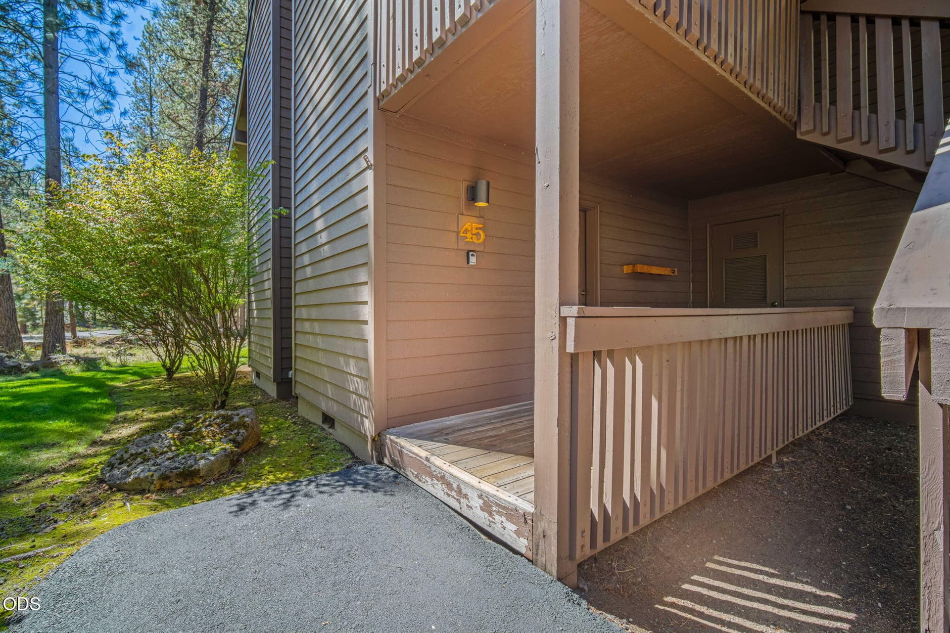 2-web-or-mls-Unit 45 The Ridge-02. Photo 4 of 43, 57402 Beaver Ridge Loop Unit 45, Sunriver, OR 97707