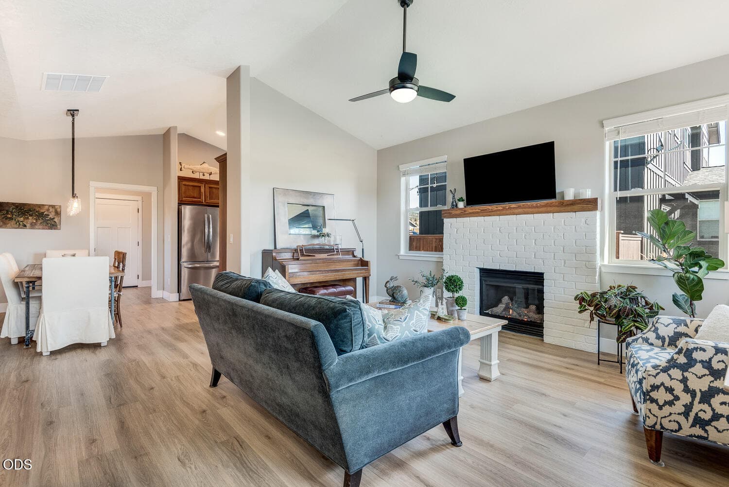 Cozy gas fireplace. Photo 3 of 26, 1575 NE Perspective Drive, Prineville, OR 97754