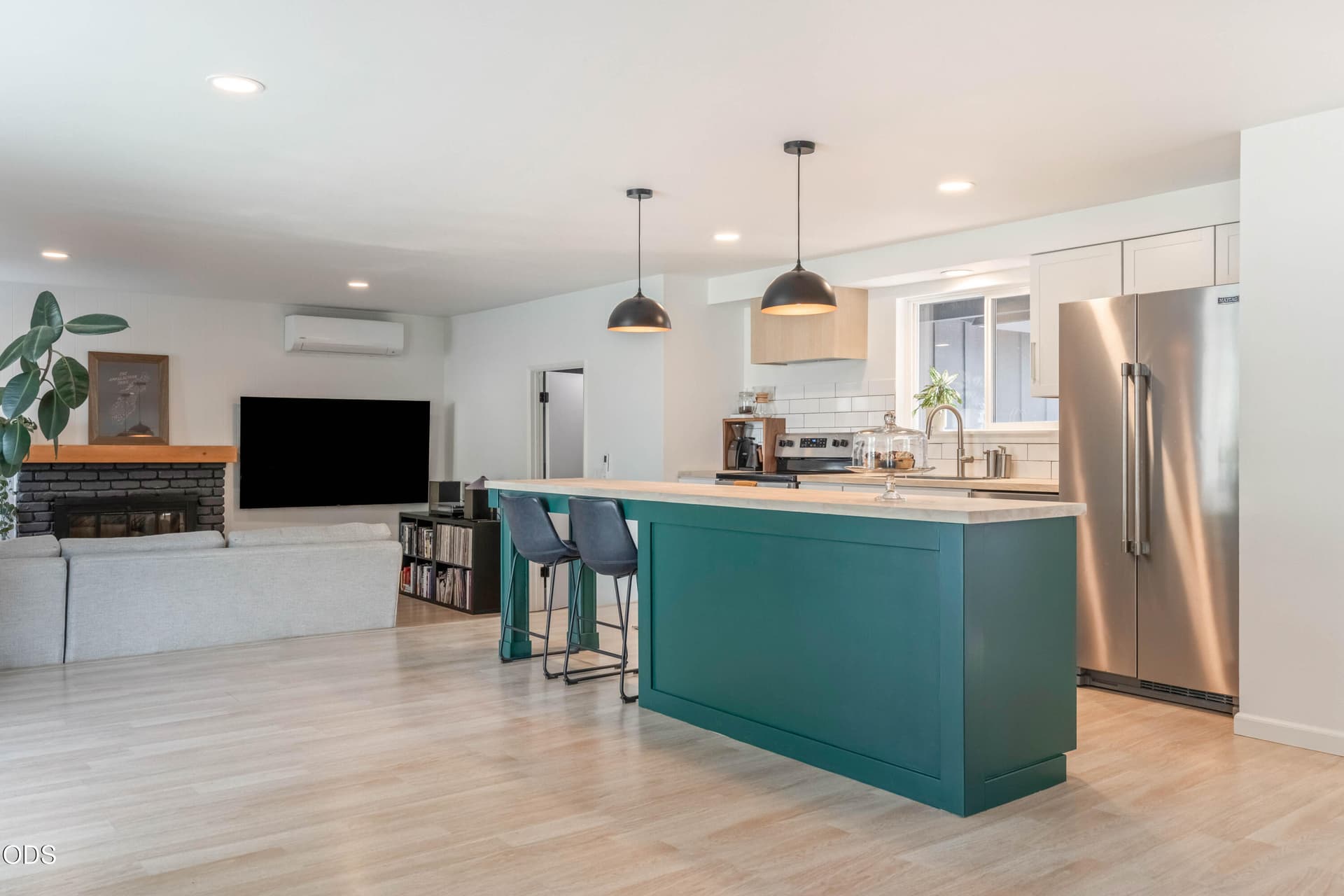 Island with Seating. Photo 5 of 36, 1130 NE 8th Street, Bend, OR 97701