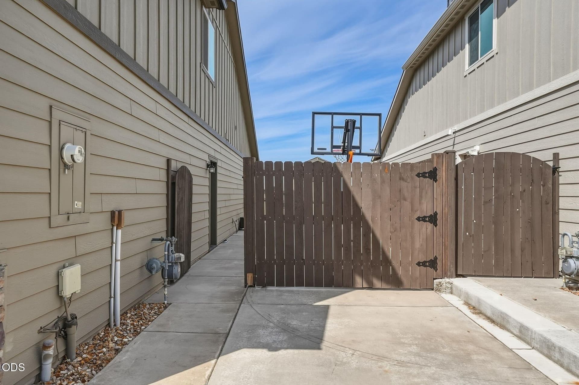 Side. Photo 5 of 65, 4421 SW Majestic Avenue, Redmond, OR 97756