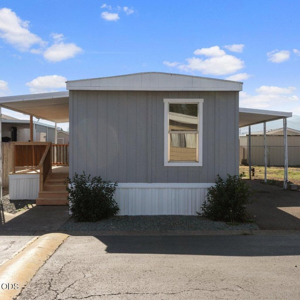 Front. Photo 1 of 20, 3555 S Pacific Highway Unit SPC 201, Medford, OR 97501
