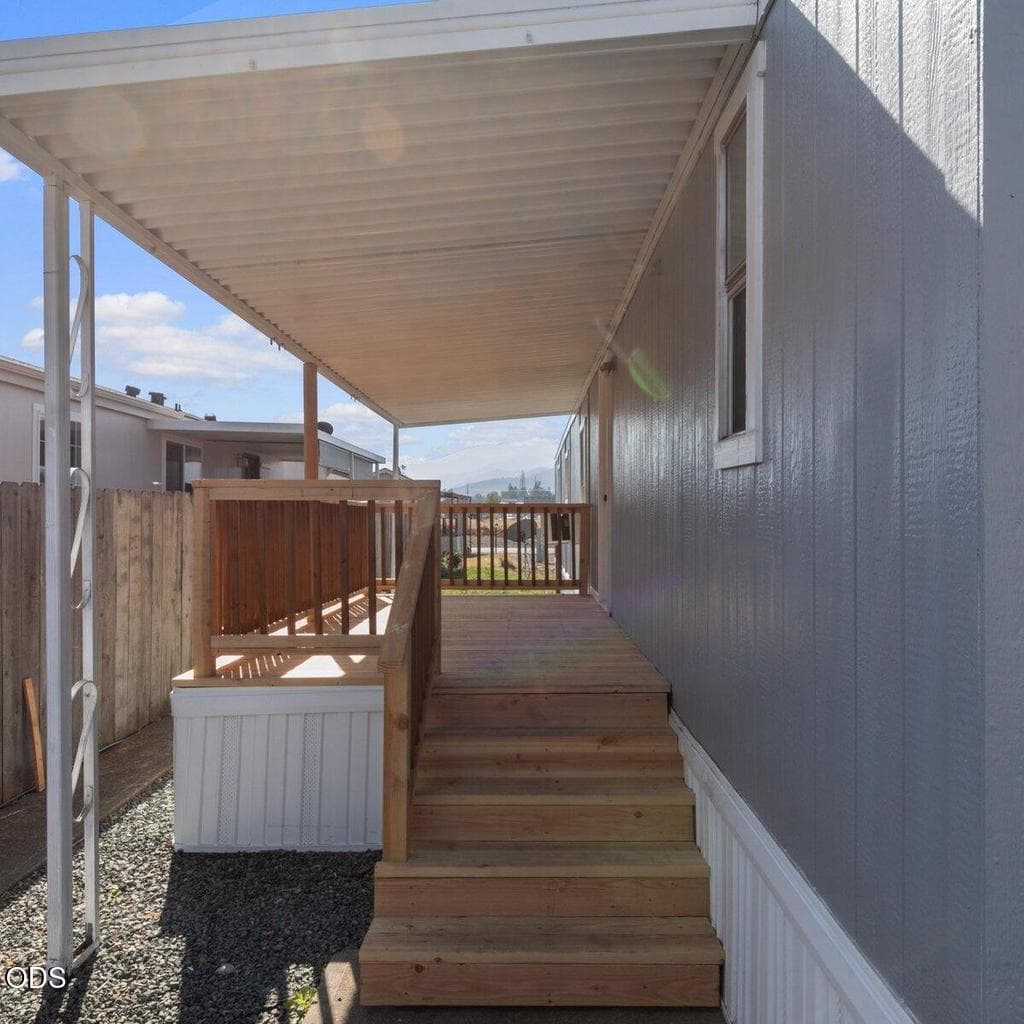4. Photo 4 of 20, 3555 S Pacific Highway Unit SPC 201, Medford, OR 97501