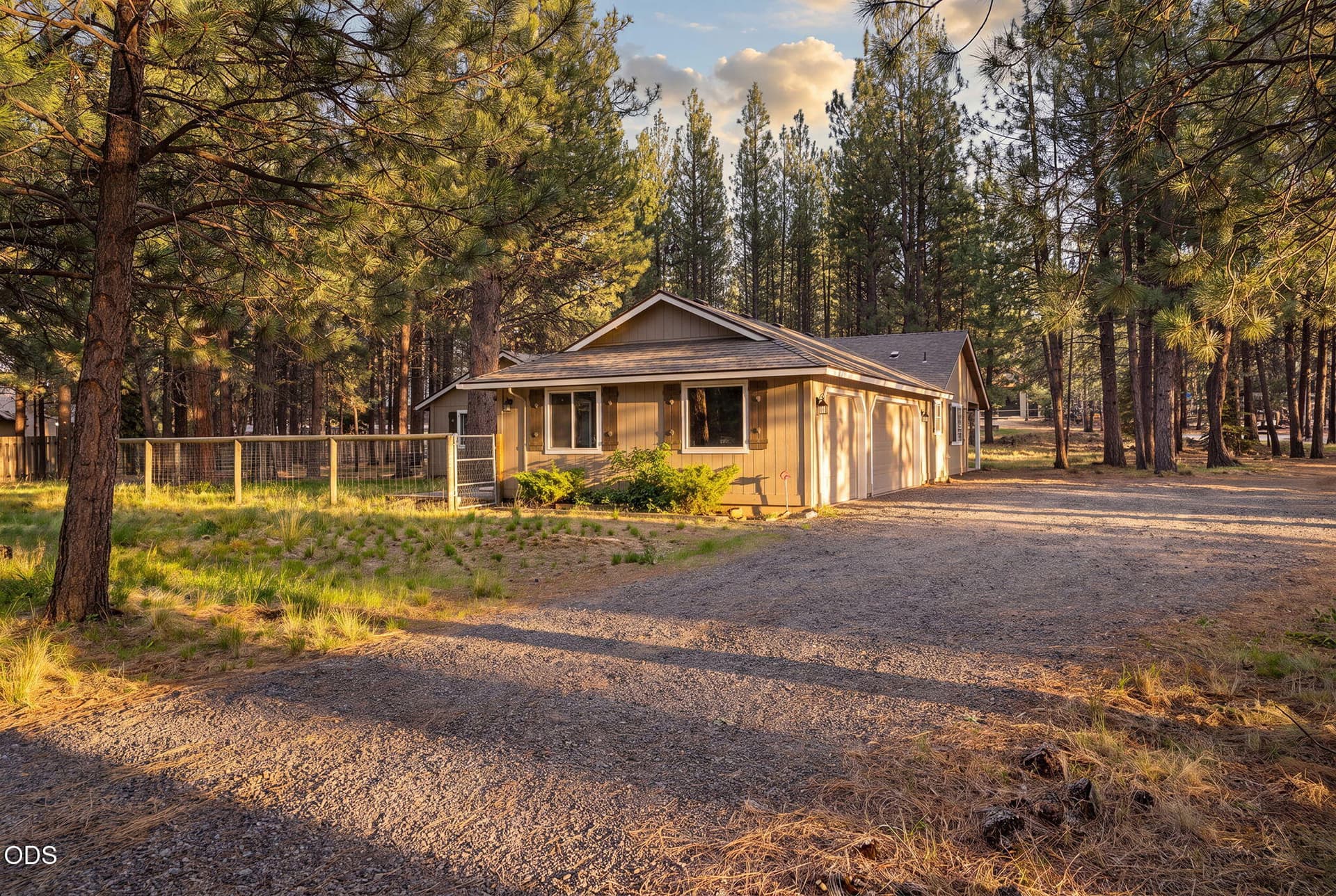 3-web-or-mls-DSC9770_Golden_Hour_Sidelig. Photo 2 of 36, 14485 Mountain View Loop, Sisters, OR 97759