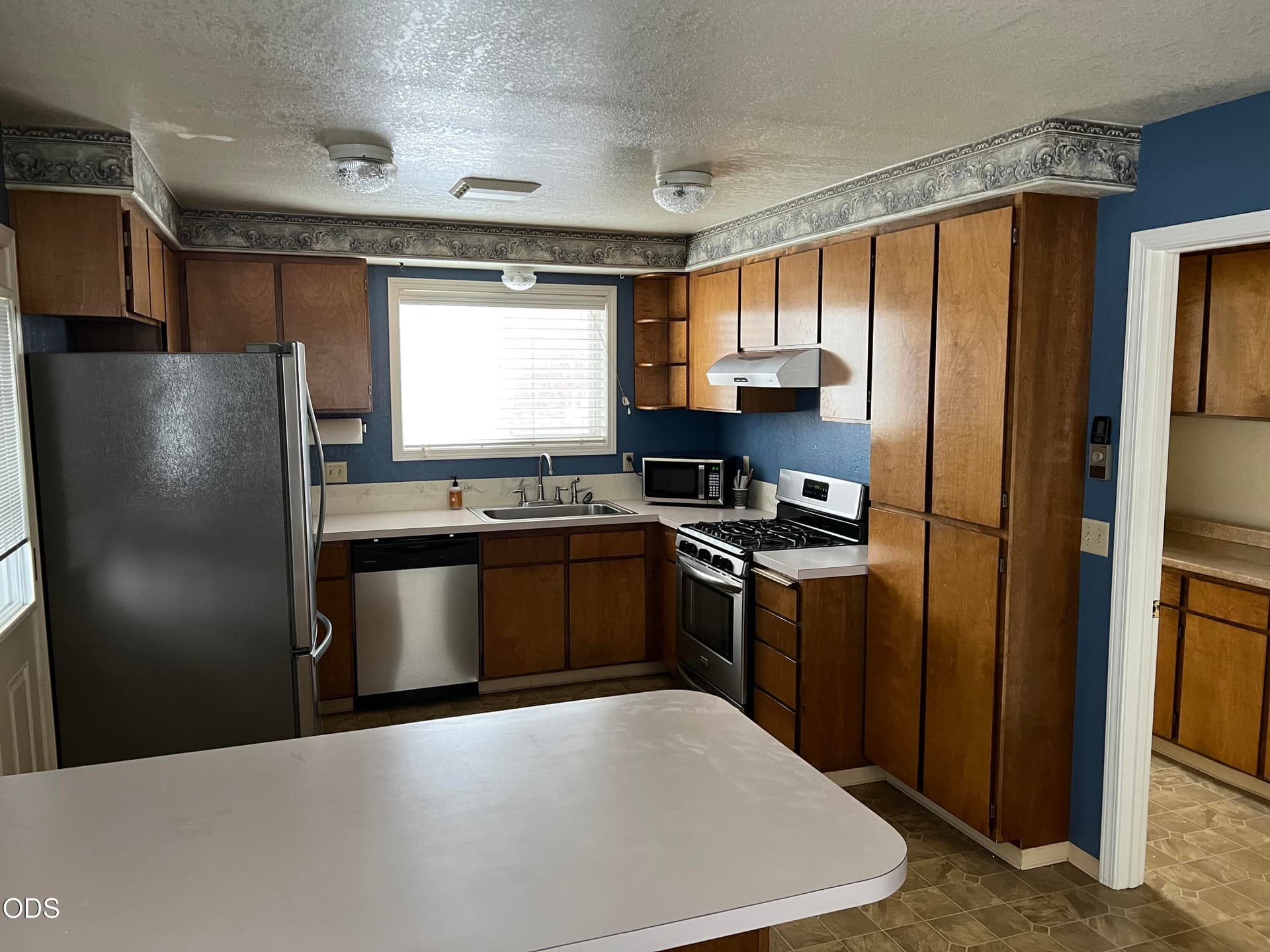 IMG_0387. Photo 3 of 26, 1724 Lakeview Avenue, Klamath Falls, OR 97601