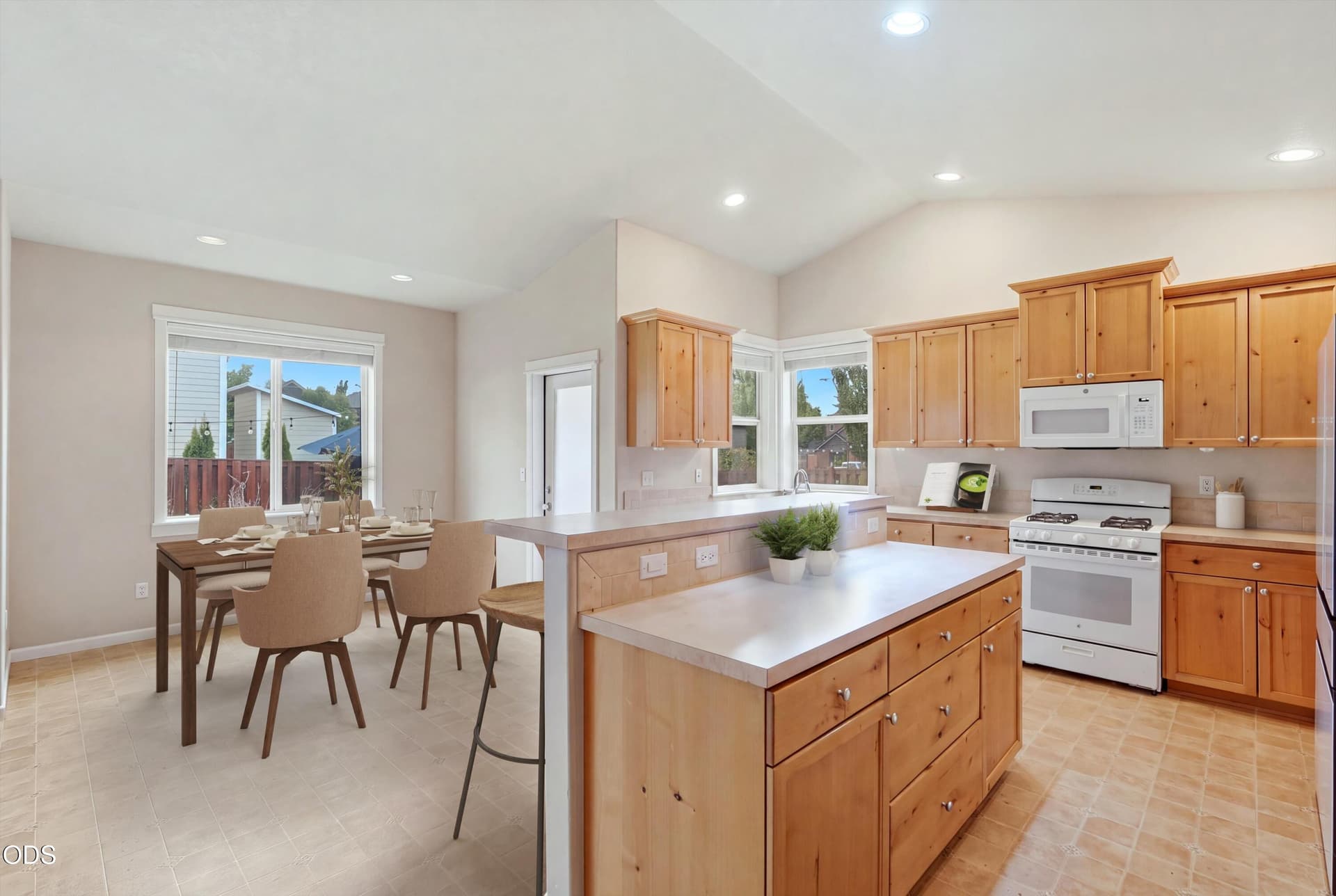 Virtual Staged. Photo 5 of 23, 540 NW 28th Street, Redmond, OR 97756