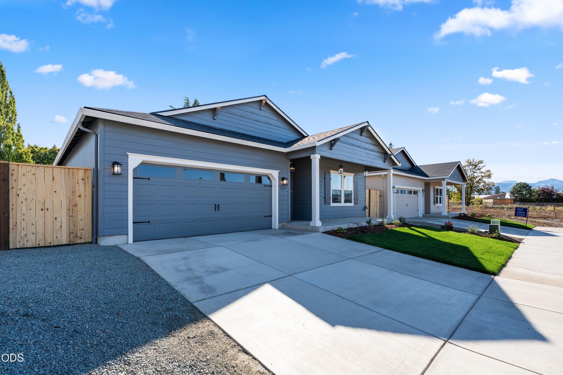 2225 pianna drive-04. Photo 3 of 36, 2229 Piazza Drive, Medford, OR 97501