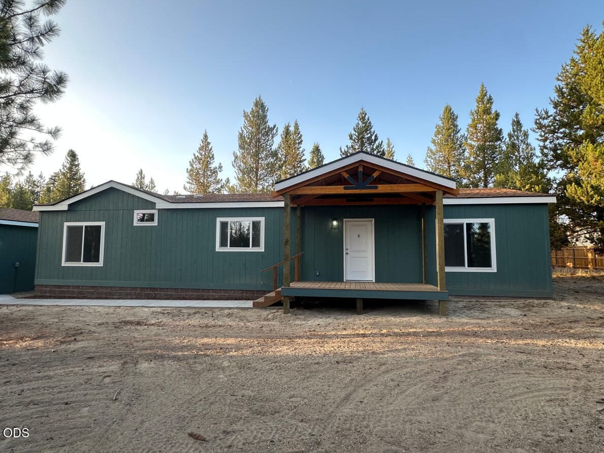 Lapine16. Photo 2 of 48, 12753 Beechwood Drive, La Pine, OR 97739