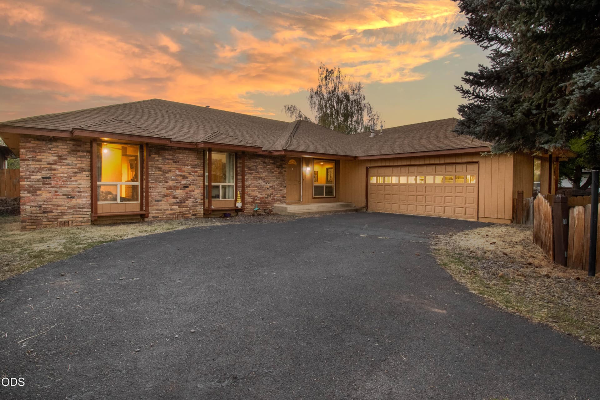 1. Photo 1 of 26, 3904 Redondo Way, Klamath Falls, OR 97603