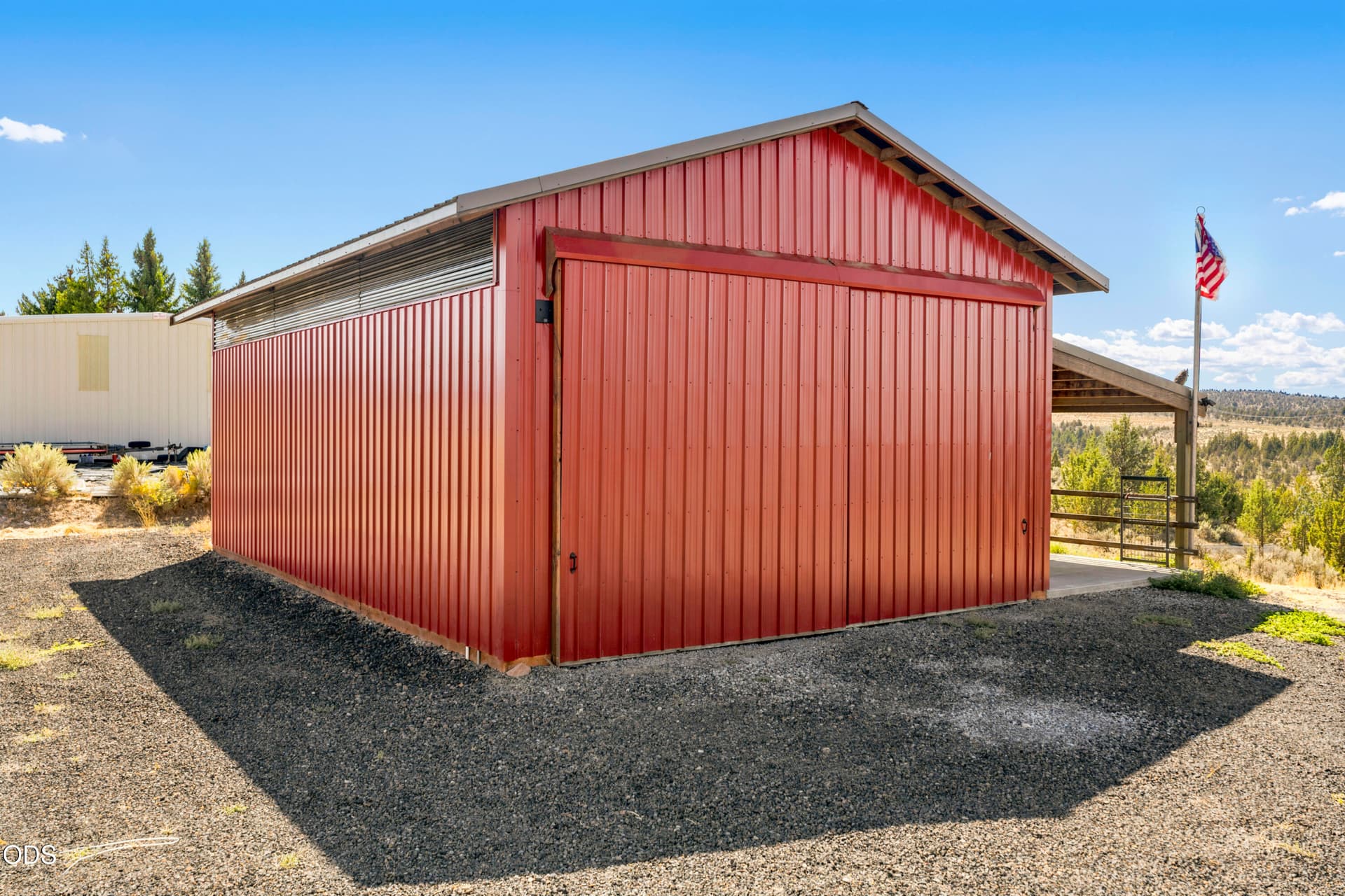 Shop. Photo 5 of 40, 1095 NE Henderson Drive, Madras, OR 97741