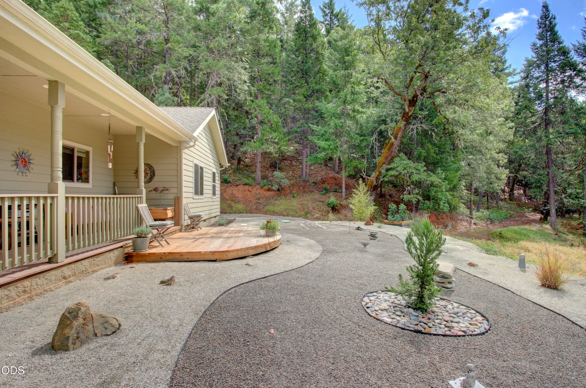 IMG_9526_7_8. Photo 3 of 29, 665 Winona Road, Grants Pass, OR 97526