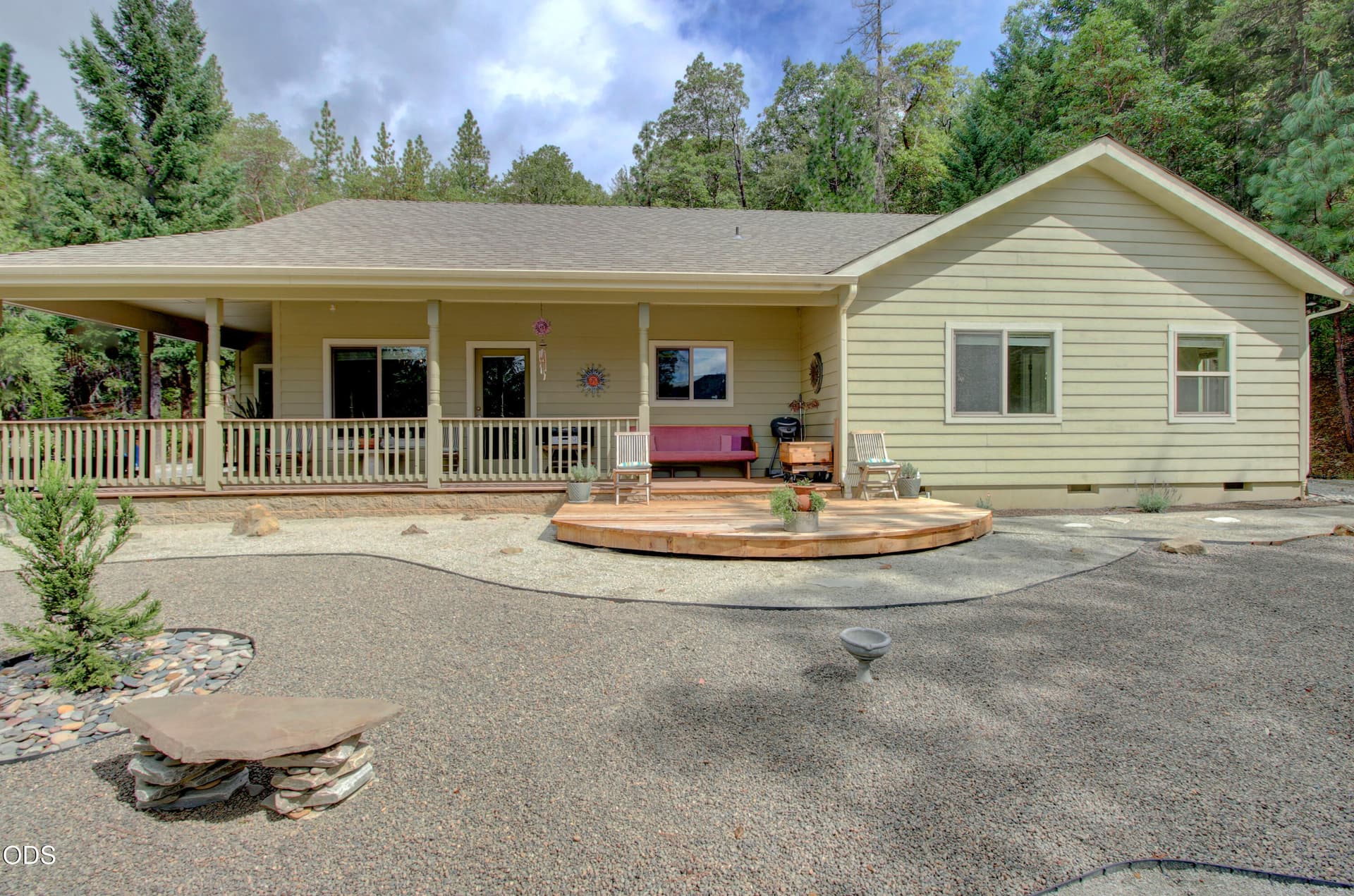IMG_9544_5_6. Photo 4 of 29, 665 Winona Road, Grants Pass, OR 97526