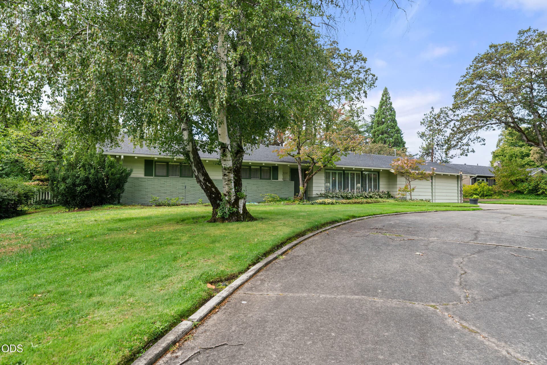 2_2232 siskiyou blvd-01. Photo 1 of 38, 2232 Siskiyou Boulevard, Medford, OR 97504