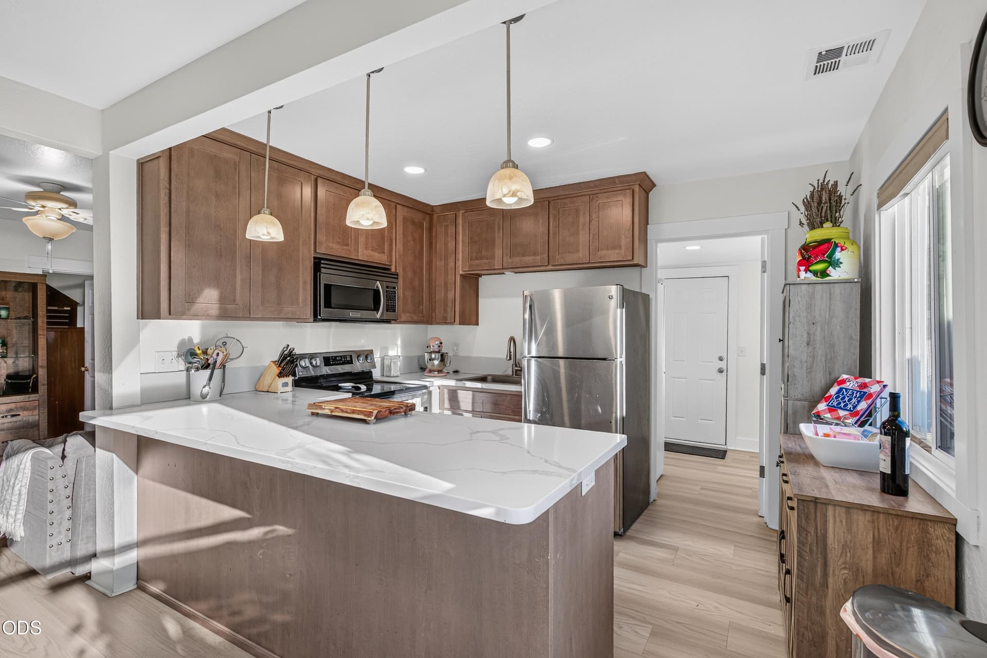 9R9A0760. Photo 1 of 34, 247 Berrydale Avenue, Medford, OR 97501