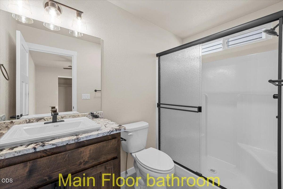 Main floor bathroom. Photo 4 of 13, 7869 Houston Loop, White City, OR 97503