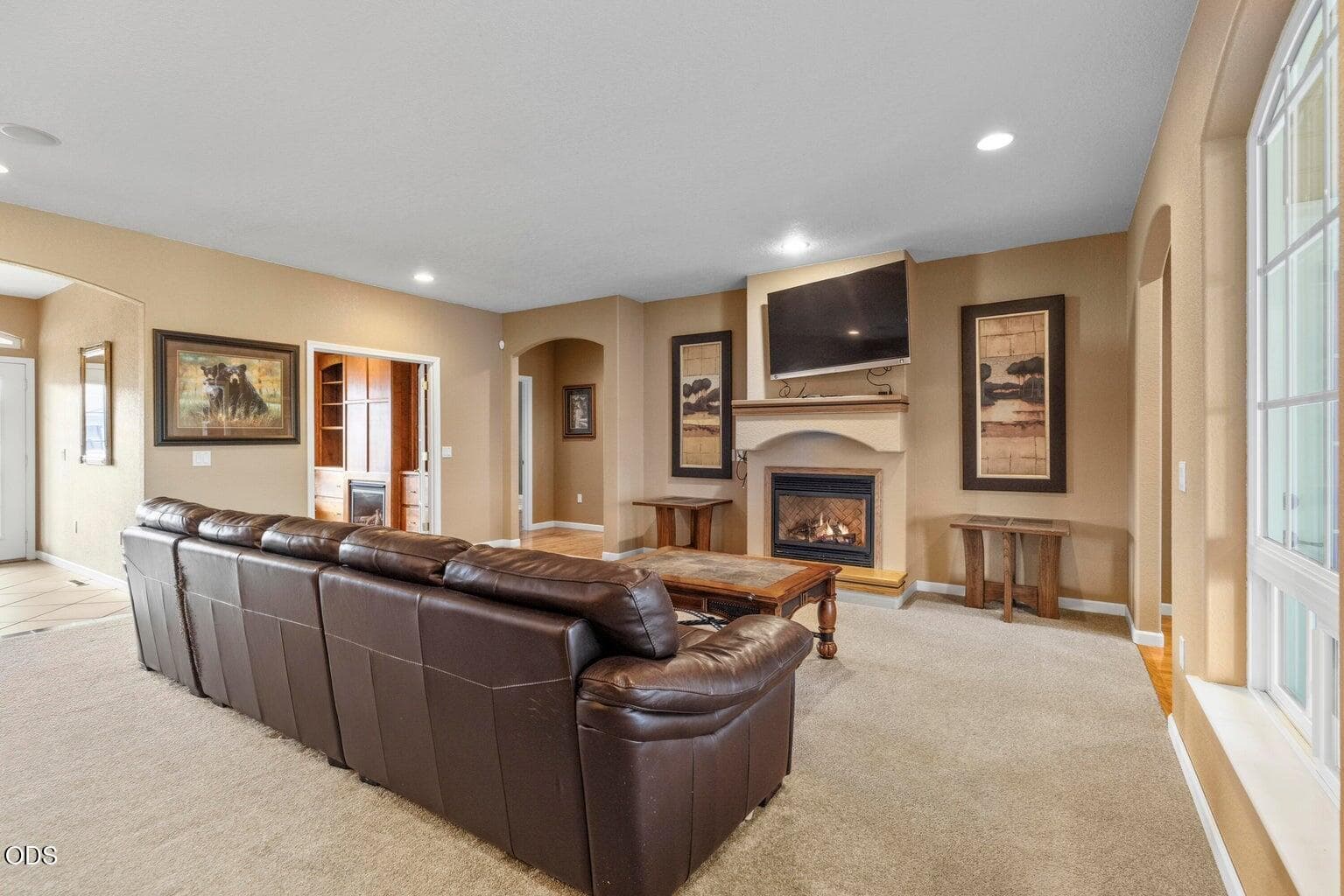 Living room. Photo 5 of 34, 2835 Front Street, Klamath Falls, OR 97601