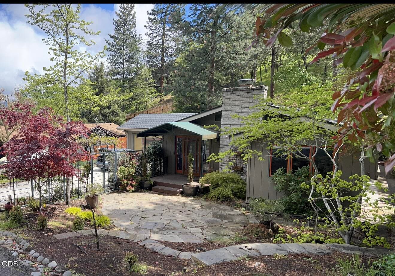 00_IMG_0649. Photo 1 of 12, 802 Beach Street, Ashland, OR 97520