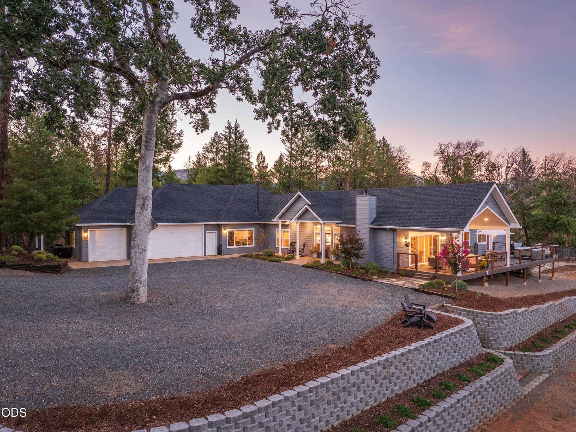 01. Photo 1 of 57, 145 Lomas Road, Jacksonville, OR 97530