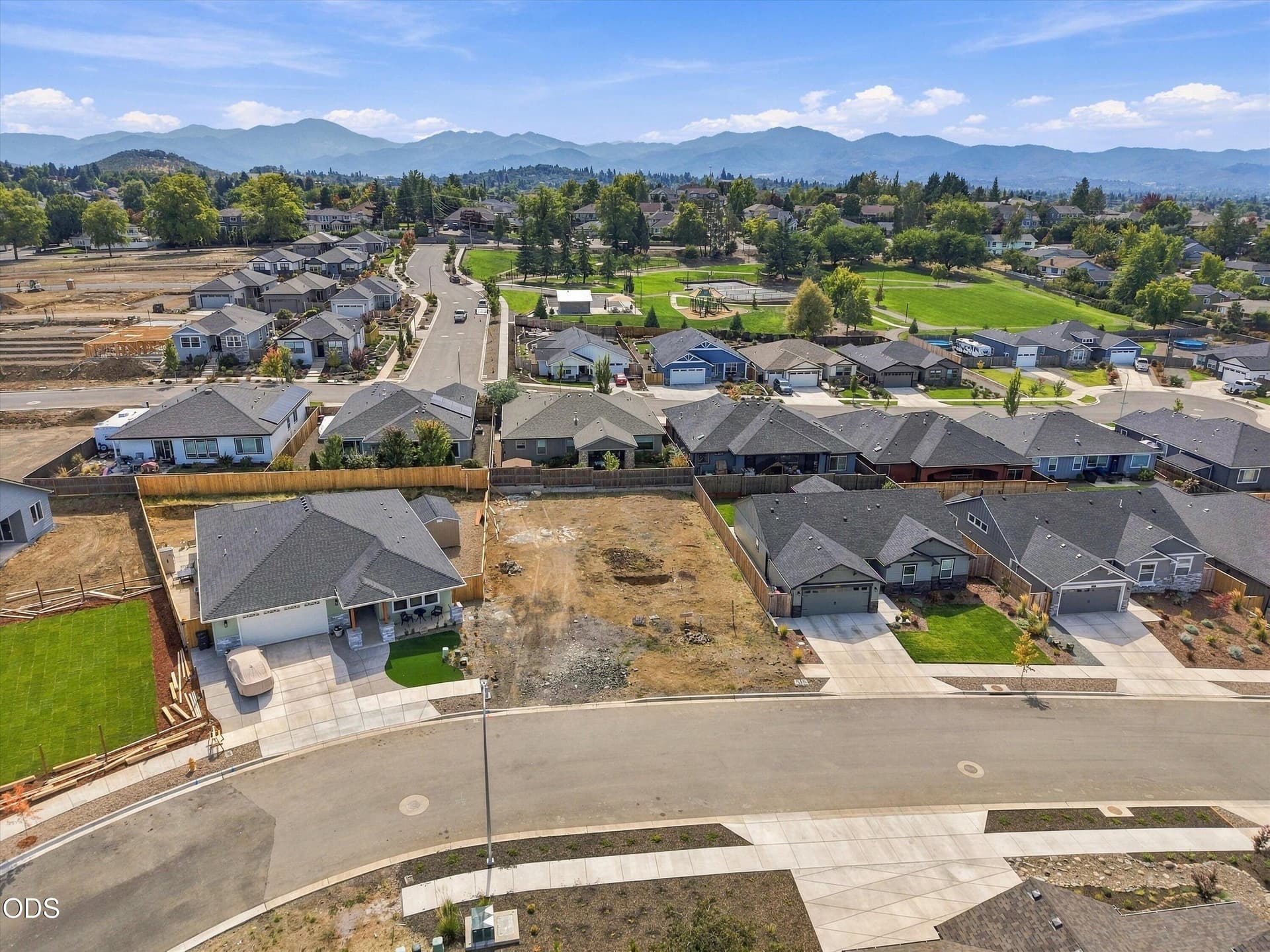 02-3075-Umpqua-Dr. Photo 2 of 15, 3075 Umpqua Drive, Medford, OR 97504