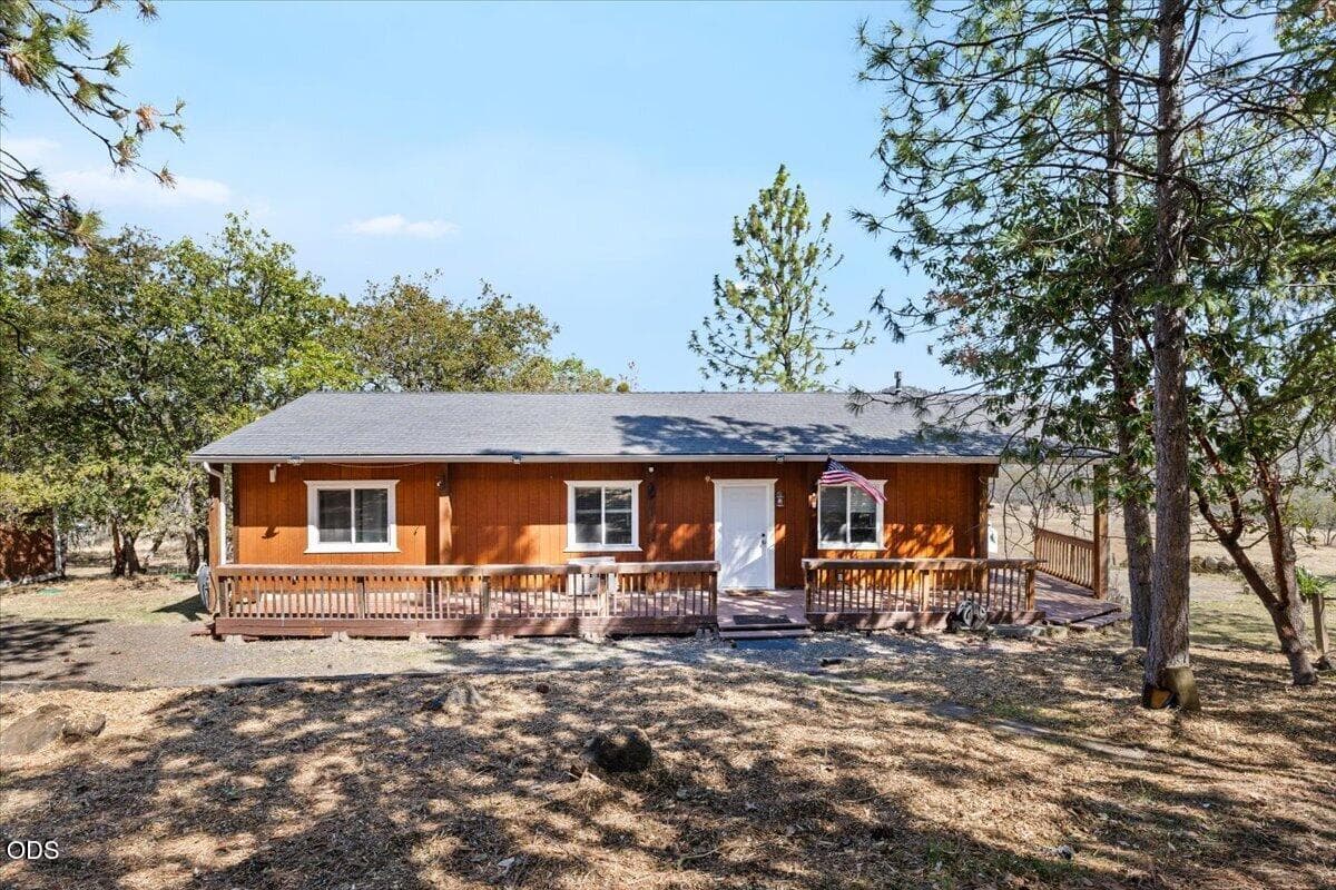 02-CI_9565. Photo 2 of 35, 2440 Wren Ridge Drive, Eagle Point, OR 97524